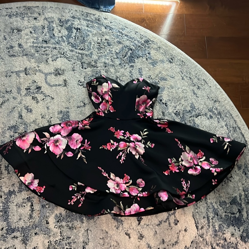 B. Darlin strapless floral mini dress size 1/2